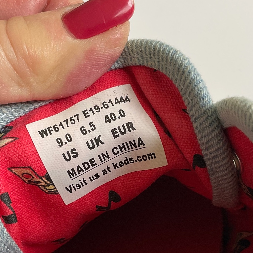 Keds × Betty & Veronica Archie Comics Strip Sneaker Size 9 - Picture 8 of 10